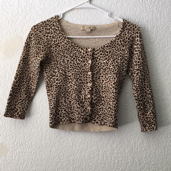 Brandy Melville Tops - Leopard print sweater with Marilynn Monroe on back